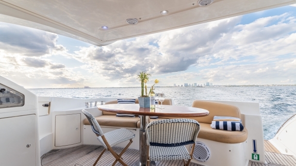 55’ Azimut Flybridge image 20