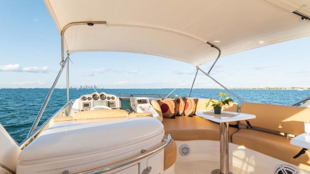 55’ Azimut Flybridge image 23