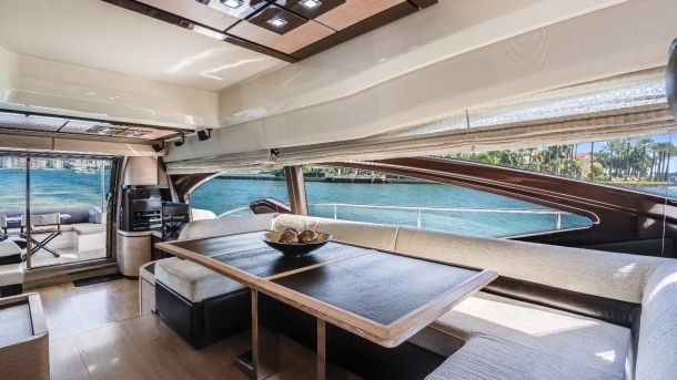 70’ Azimut image 23