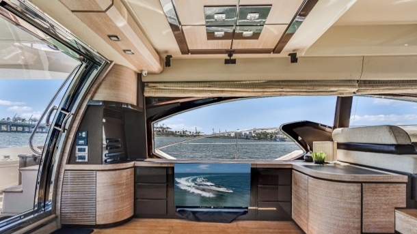 70’ Azimut image 21