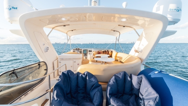 55’ Azimut Flybridge image 28
